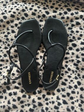 Express Black Minimalist Toe-Loop Ankle-Strap Sandals